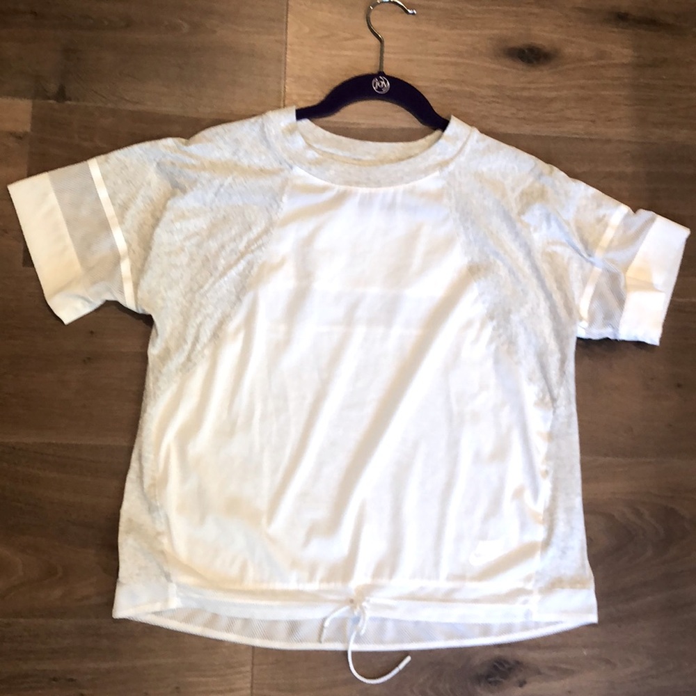 Nike top